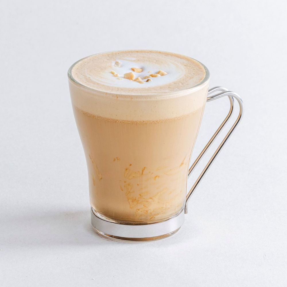 「ピーナッツバターラテ」テイクアウト・税込み518円、イートイン・税込み528円