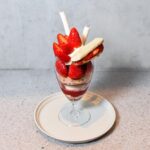 「果実とチョコレートのパフェ -苺-」イメージ