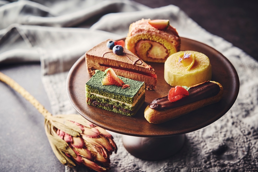 「ザ・ヴェランダ神戸」ケーキ各種のイメージ。850円〜