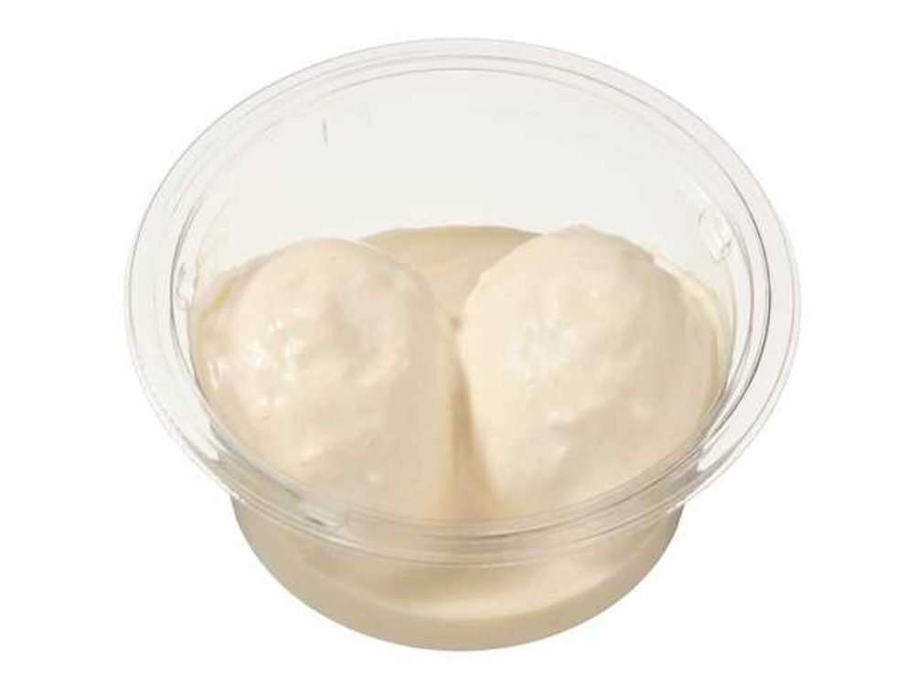 「白いウフマヨ 半熟卵と特製マヨネーズソース」税込み354円（北海道、沖縄県除く）