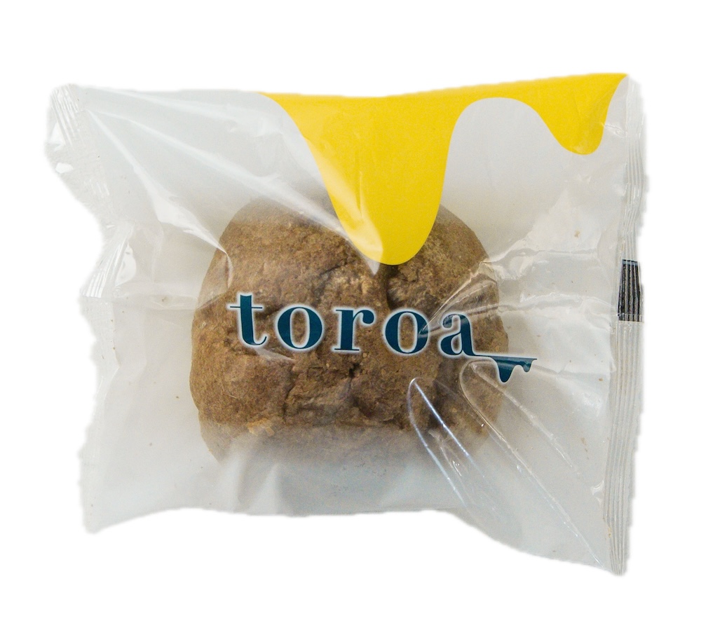 テイクアウト用「toroa『とろ生チョコカスタードシュークリーム』」税込み460円
