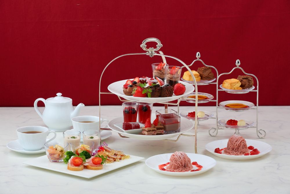 「ストロベリー×ショコラ アフタヌーンティー」税込み5,200円（サービス料含む）