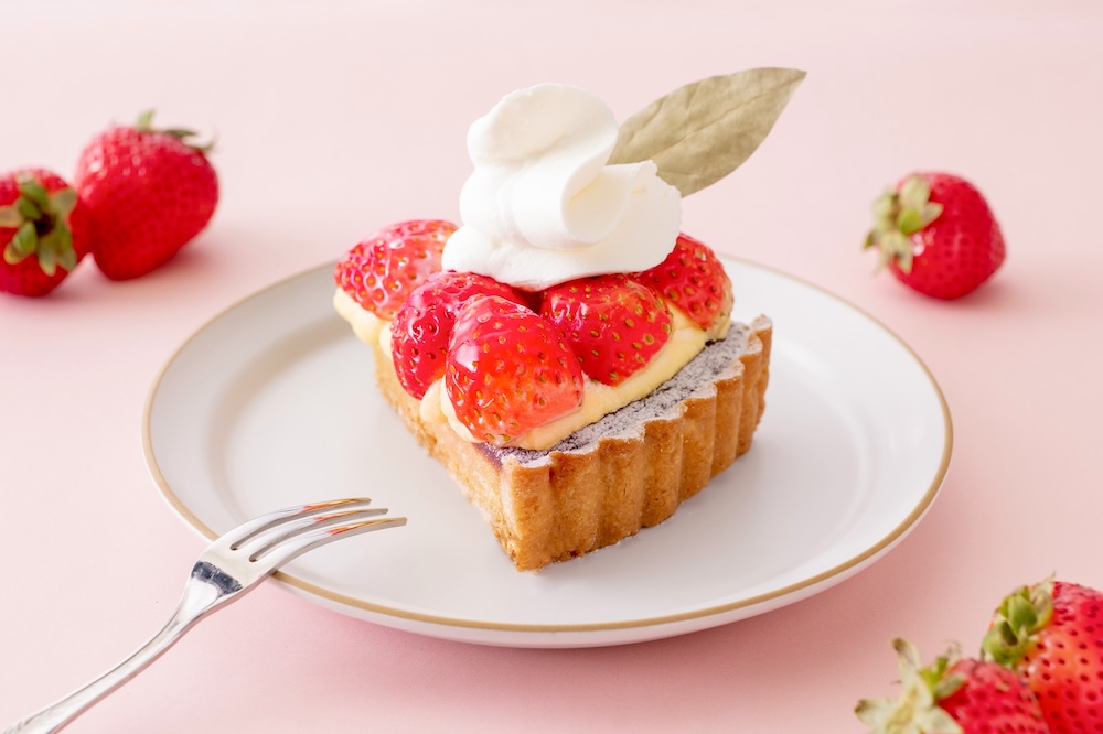 2026年1月6日〜4月30日に展開される「苺と紅茶のタルト」税込み680円
