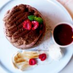 「マスカルチョコムースとベリーのふわふわパンケーキ」イメージ