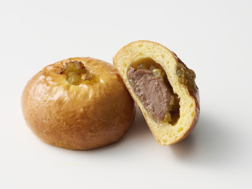 「カカオと梅と求肥のもちもちクリームパン」税込み432円