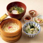「湯葉入り釜揚げうどんと しらすごはん御膳」税込み1,550円