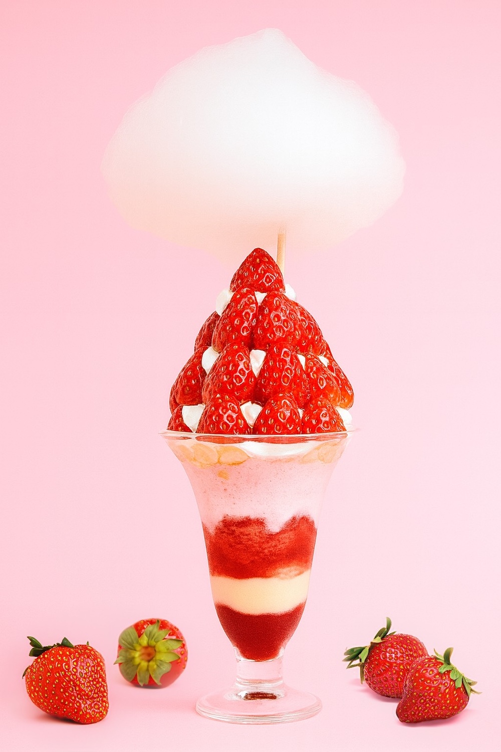 「ふるーつなのに」の「贅沢いちごの食べ比べマウンテンパフェ」イメージ