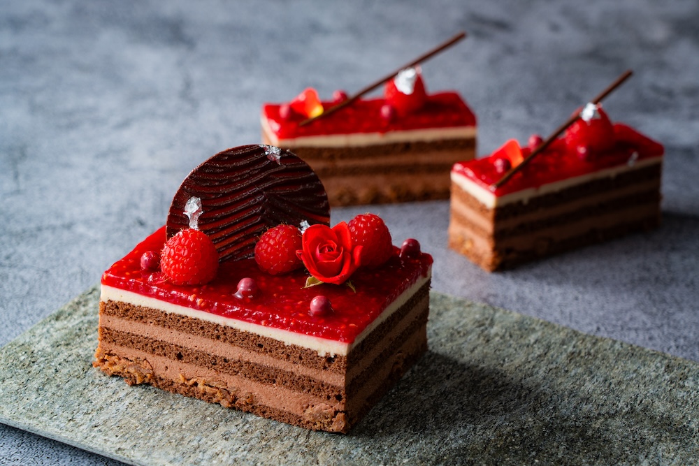 「アルモニー・ルビー」ピース・税込み940円、ホール・税込み1,880円