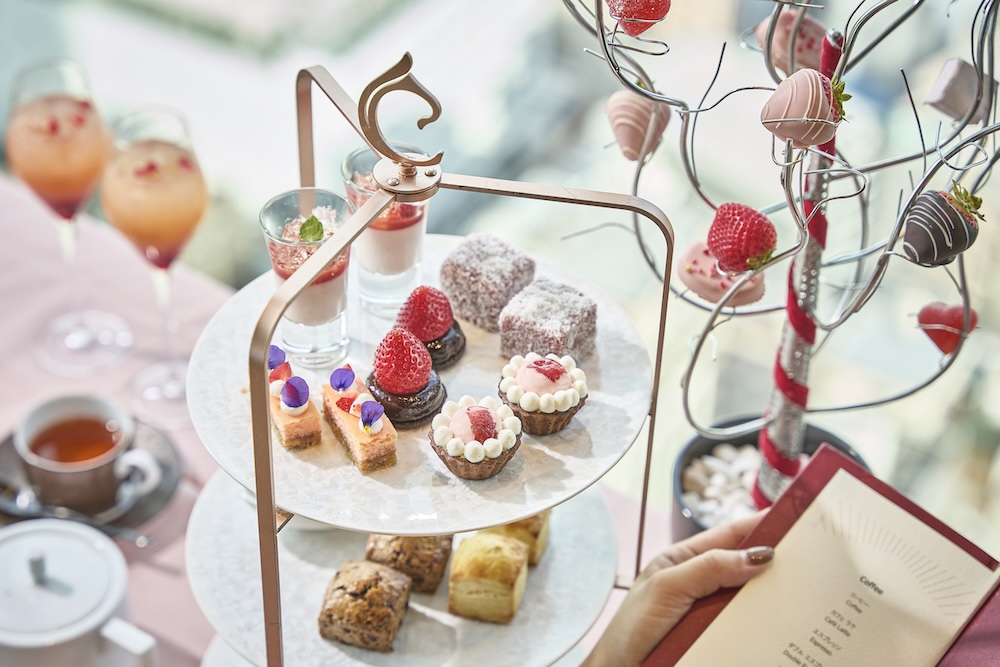 「ストロベリー&チョコレート アフタヌーンティー」税込み6,800円(サービス料含む)