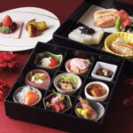 「季節の二段重 -紅の彩-」税込み3,800円(サービス料含む)