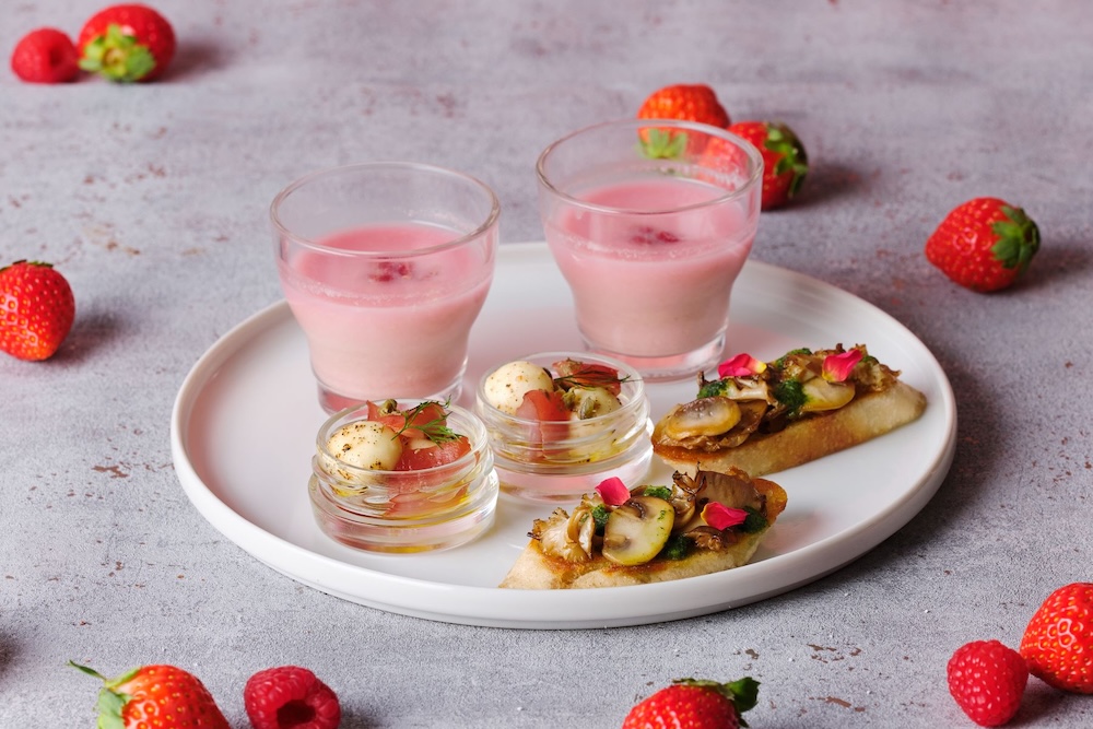 「真っ赤ないちごづくしのアフタヌーンティー」イメージ