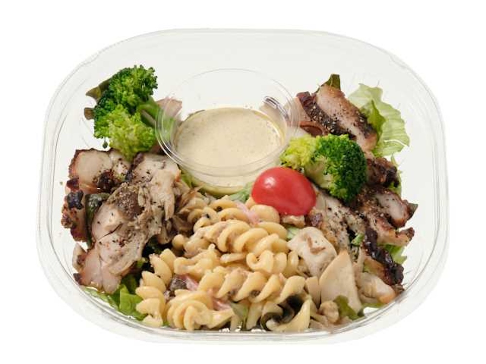 「グリルチキンときのこのサラダ」税込み645円（沖縄県除く）