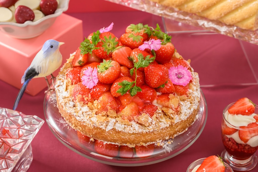 至福のいちごスイーツビュッフェ～アシェット・デセールの赤と白の魔法～」イメージ