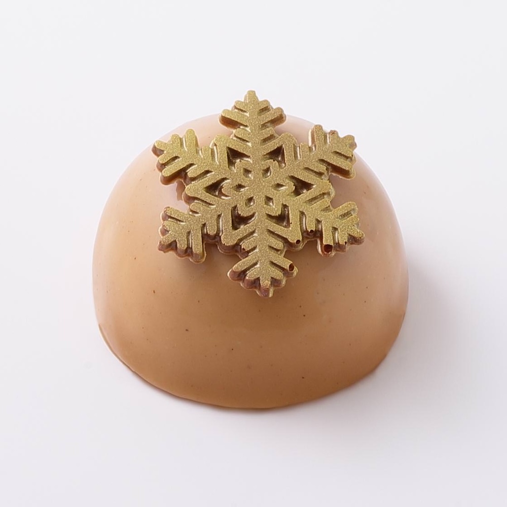 12月15日より販売される「ピエール・エルメ・パリ」の「フロコン アンフィニマンプラリネノワゼット」税込み1,080円