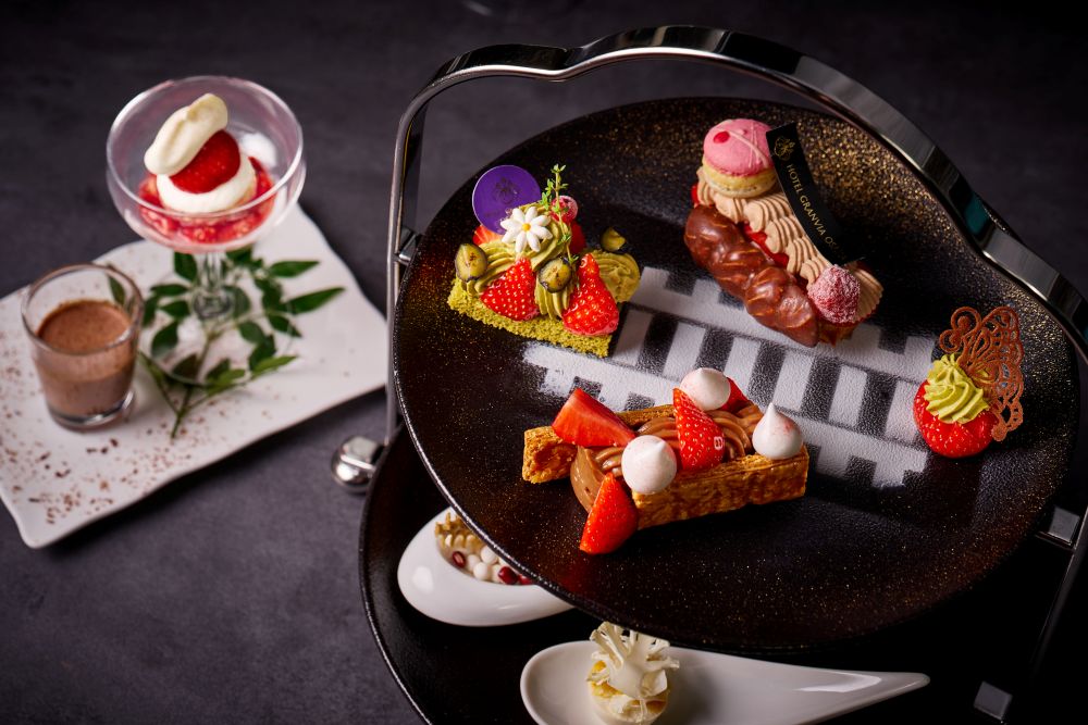 「アフタヌーンティーセット いちご&ショコラ」税込み6,900円（サービス料含む）