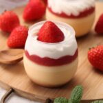 「ICHIGO ICHIE」にて販売する「苺プリン」税込み560円