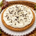 「クルミとチョコレートのタルト」ピース・税込み896円、ホール・税込み5,151円〜