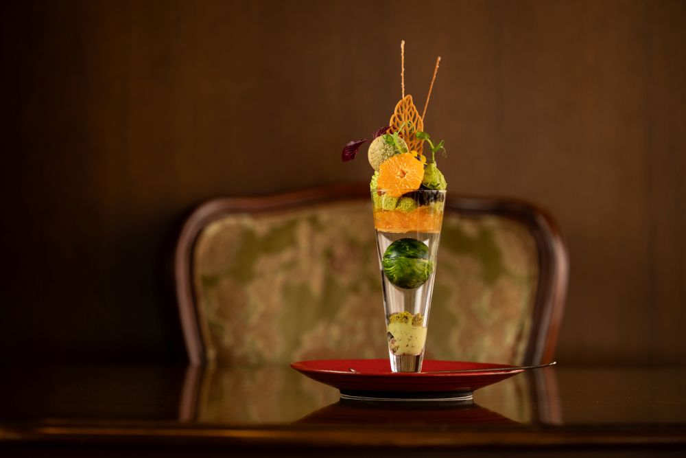 「静岡抹茶と伊豆みかんのコンポート トータルで抹茶ティラミスを表現したパフェ」税込み2,200円