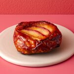 「DEAN & DELUCA」のグランスタ限定「りんごとさつまいも餡のクイニーアマン」1個・税込み486円