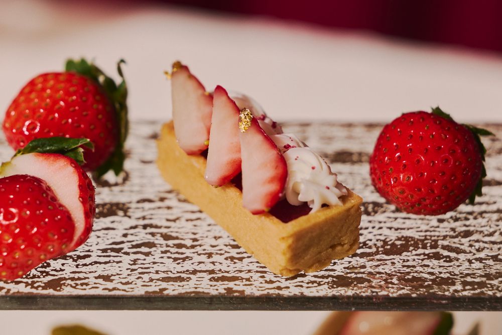 「ストロベリー・パルフェ・アフタヌーンティー」イメージ