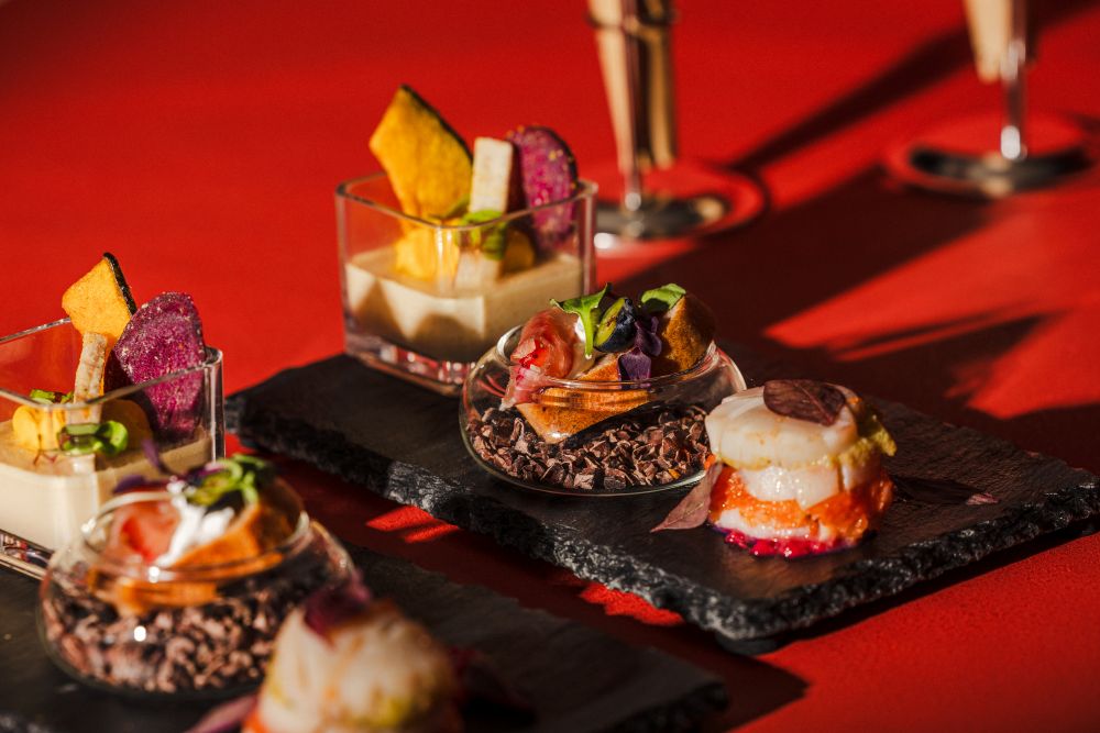 「いちごバレンタインアフタヌーンティー～Rouge et Noir～」イメージ