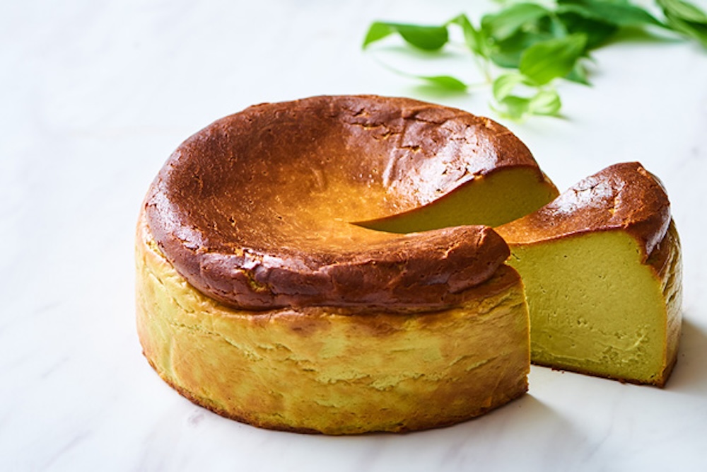 2026年1月1日〜4月30日に販売される「ピスタチオ バスクチーズケーキ」税込み3,300円