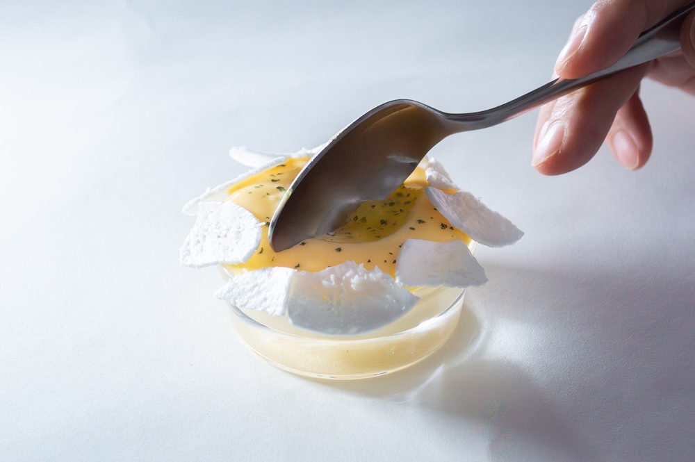 「苺と柚子のデザート」イメージ