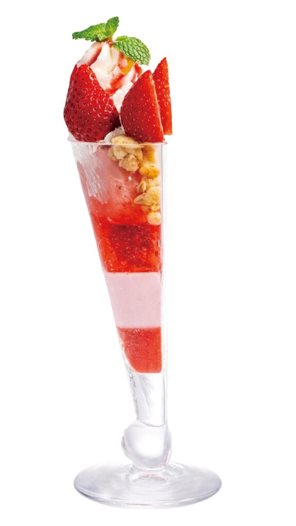 「あまおうのまっぷたつ?パフェ」税込み990円