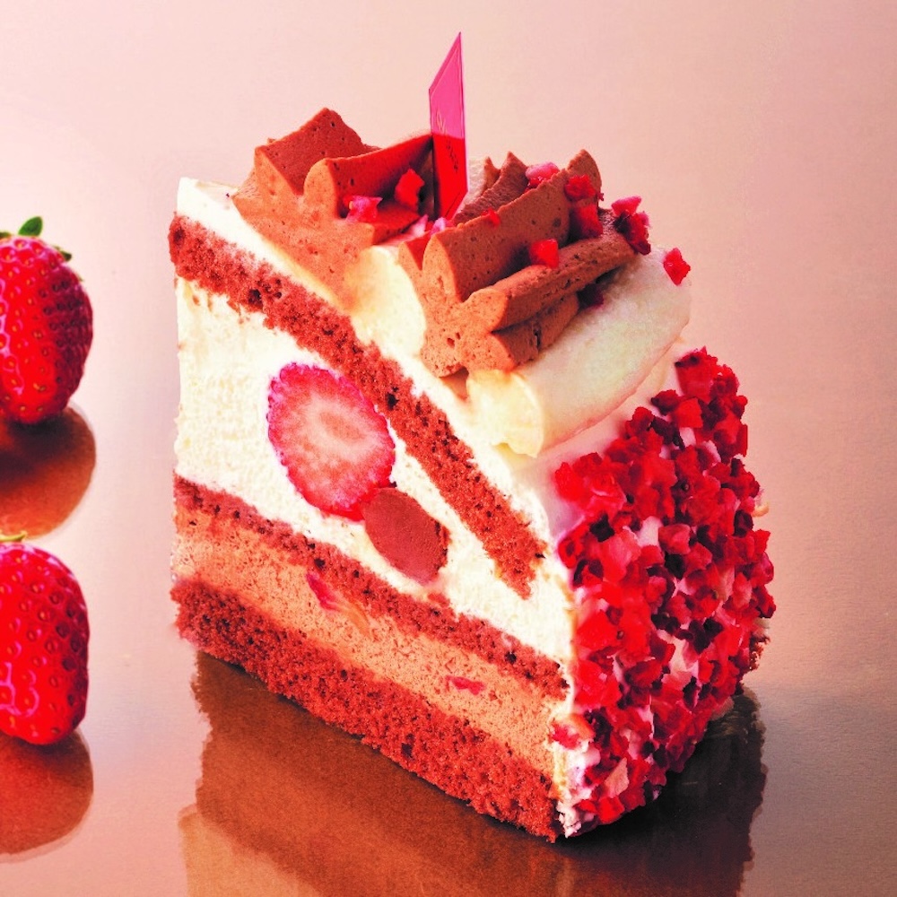 「紅ほっぺ種苺のダブルショコラケーキ」税込み486円