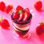 「苺のショコラパフェ」税込み561円（店舗によって取り扱いなし）