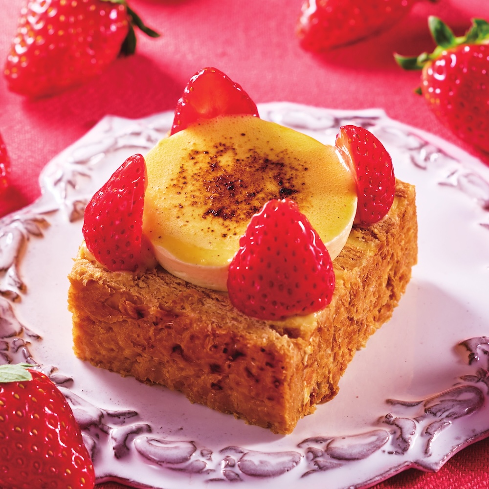 「自社農園苺のミルフィーユ～サバイヨン添え～」税込み680円