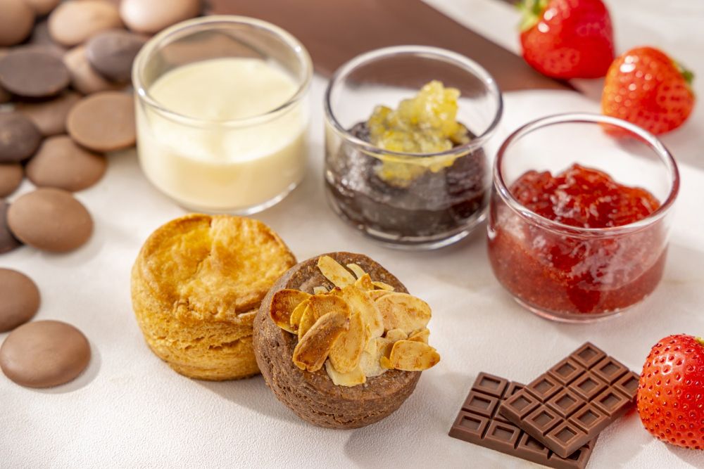 「ストロベリー×チョコレートアフタヌーンティー（Strawberry × Chocolate Afternoon Tea）」イメージ