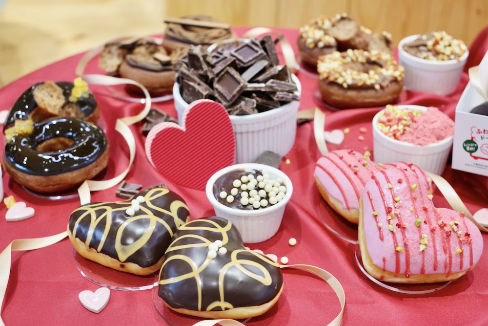 クリスピー・クリーム・ドーナツのバレンタイン向けショコラドーナツ イメージ