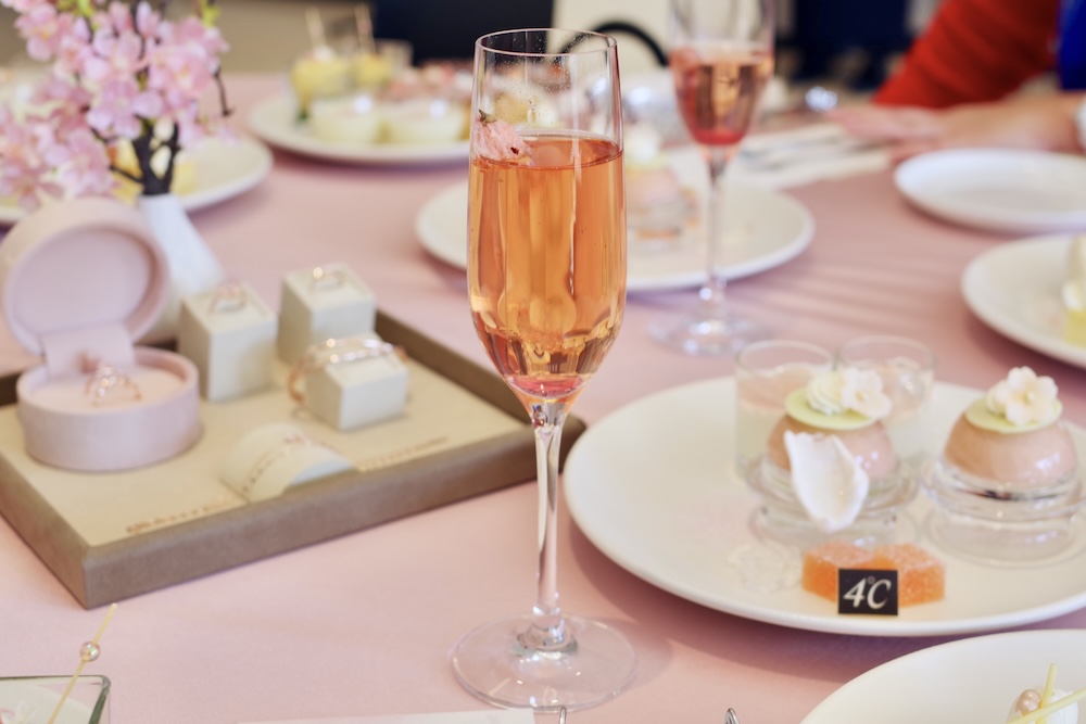 「SAKURAブロッサム」税込み1,210円（※アルコール・ノンアルコールを用意）