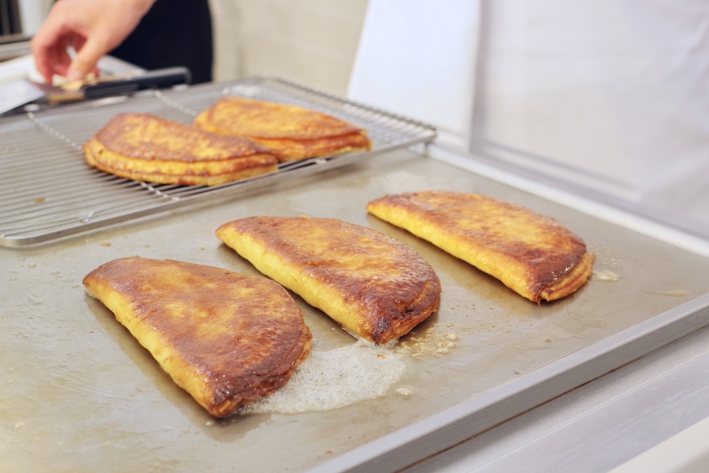 「桜といちごのミルフィーユパンケーキ」税込み2,600円