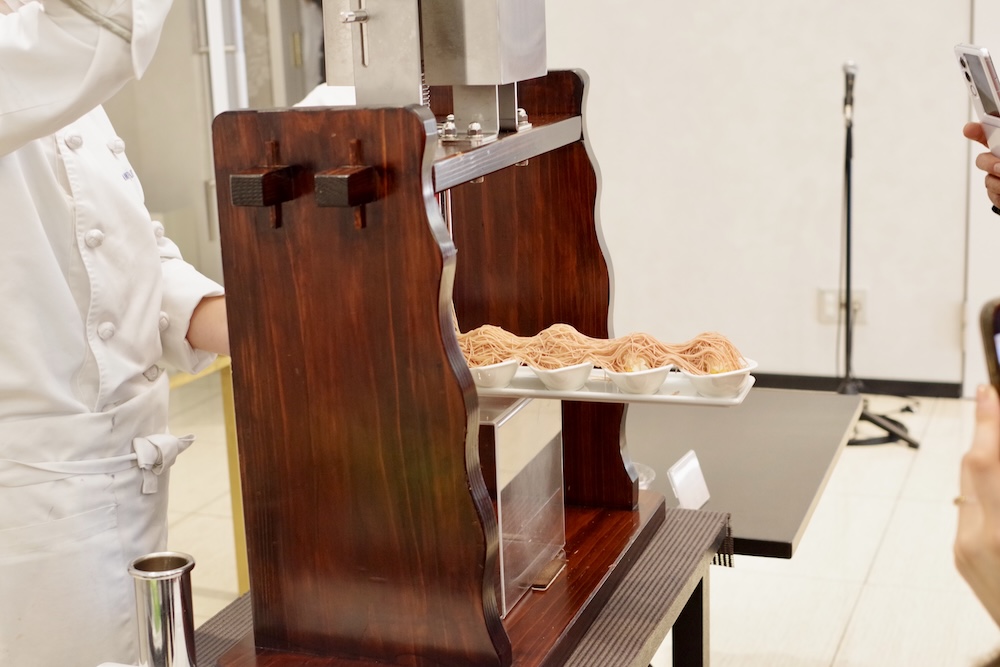 「桜薫る和栗の生搾りモンブラン」イメージ