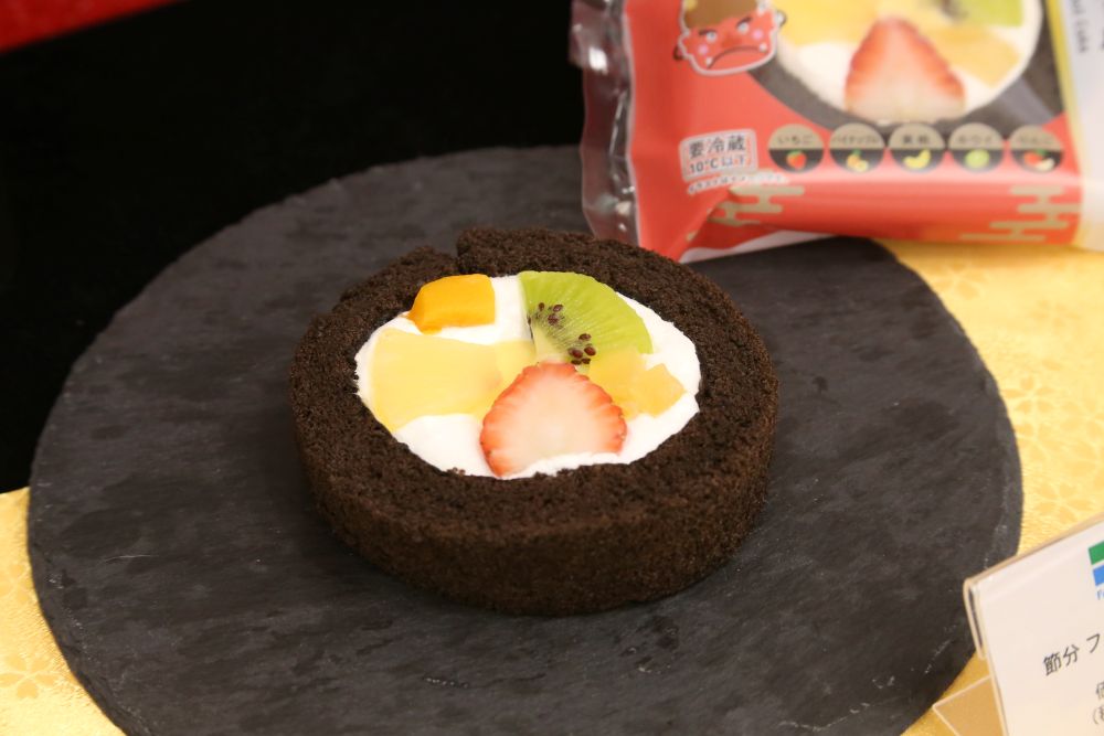 「節分 フルーツロール」税込み360円