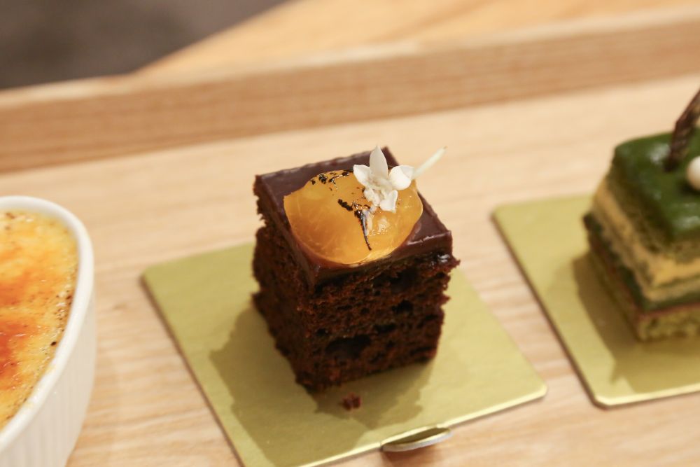 「杏とチョコレートのケーキ」イメージ