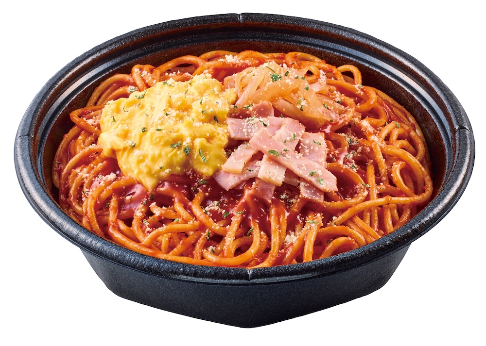 2月16日に発売される「盛りすぎ！ナポリタン」税込み697円（ナチュラルローソンでの販売なし）