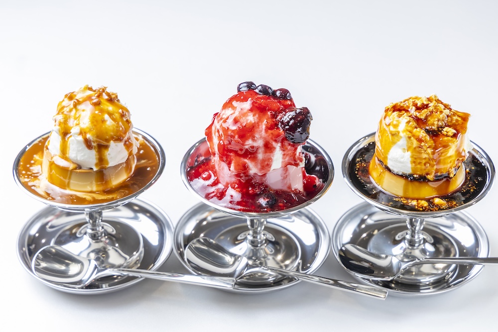 「出来立て 皿プリン」。左から「カラメル」税込み600円、「いちご」税込み680円、「塩キャラメル」税込み680円