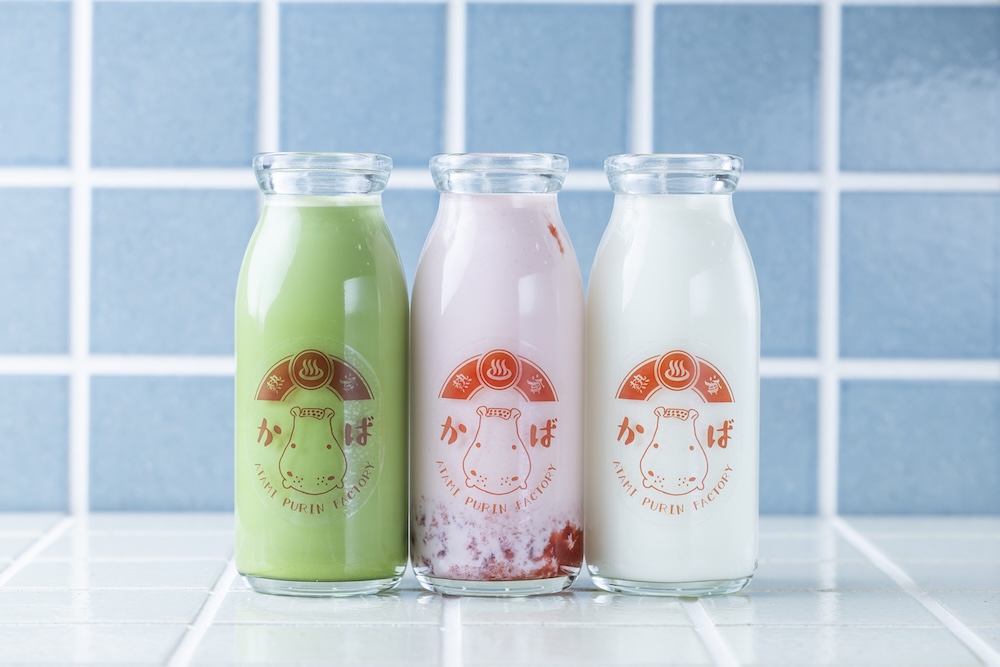 「湯あがり3姉妹」。左から「静岡抹茶オレ」税込み480円、「静岡いちごオレ」税込み380円、「丹那ミルク」税込み280円