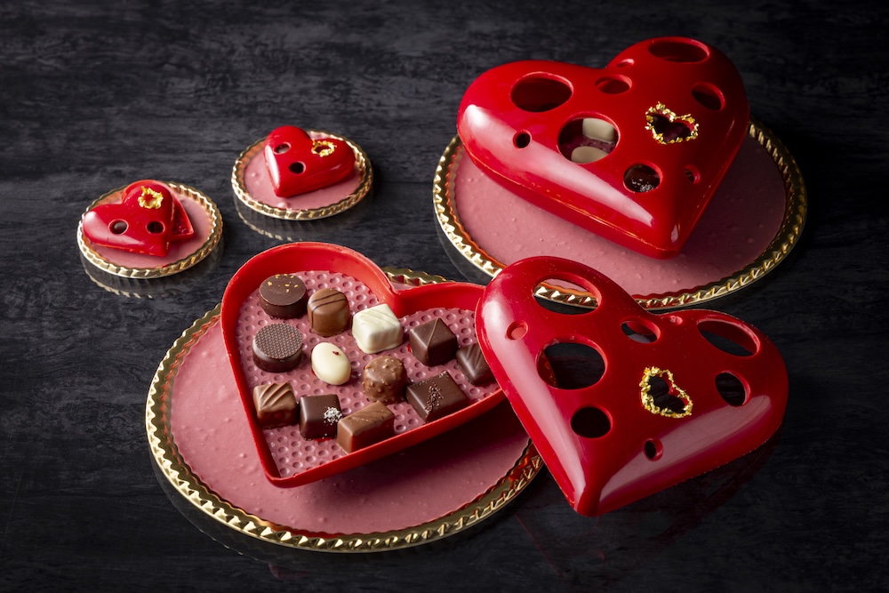 「ビジューハート」Sサイズ・税込み1,450円、Lサイズ・税込み8,400円