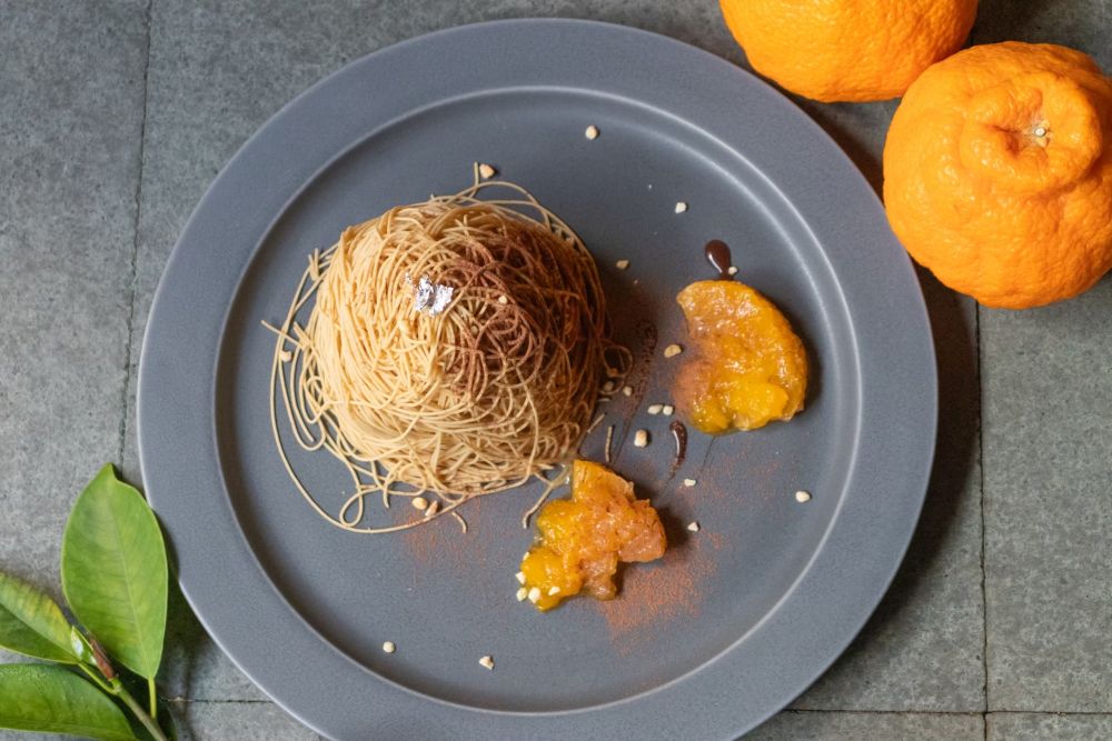 「デコポンと和栗の錦糸モンブラン」イートイン・税込み2,420円、テイクアウト・税込み2,376円