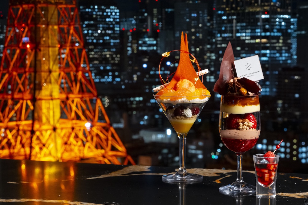 左から「Sky Tower Parfait」、「Chocolate Strawberry Parfait」
