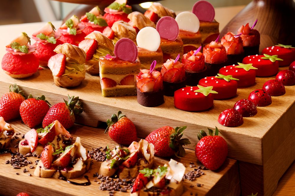 ストロベリーブッフェ「ストロベリー ジュエルズ」税込み6,958円（サービス料含む）