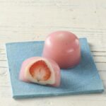 「菓子舗 間瀬」より販売される「玉いちご」税込み378円