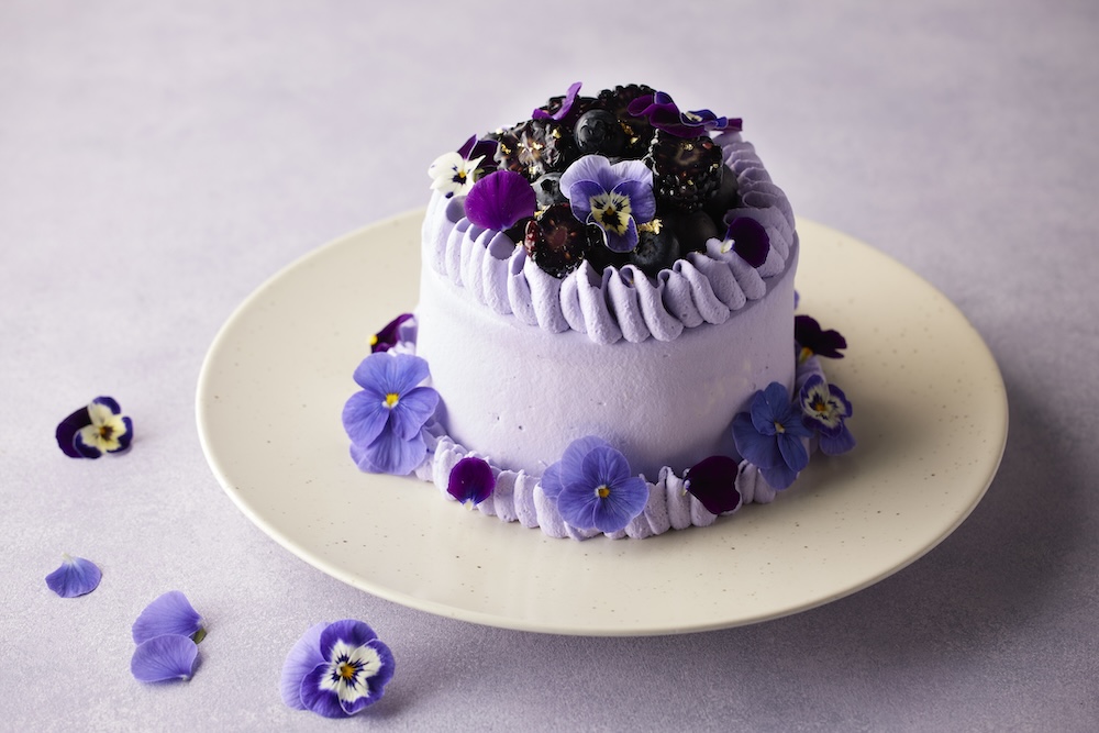 「バレンタイン パープルホワイトチョコレート・ストロベリーショートケーキ」イメージ