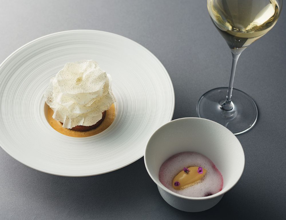 1月24日～1月26日に「エキリーブル（équilibre）」より販売される「ダンテルヴァニーユ（Dentelle Vanille）&ペアリングドリンクセット」6,000円（ドリンク含む）