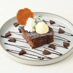 2月28日まで販売される「KAFFE OTTE」の「デニッシュフレンチトースト(濃厚トリプルチョコ)」税込み1,430円