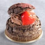 「いちごとチョコレートのシュークリーム」税込み600円
